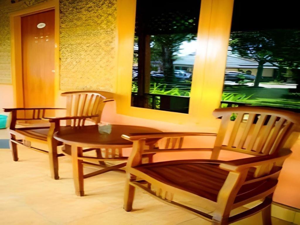 Hotel Indra Djaya Cisarua Exterior photo