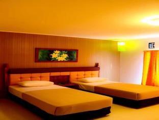 Hotel Indra Djaya Cisarua Exterior photo
